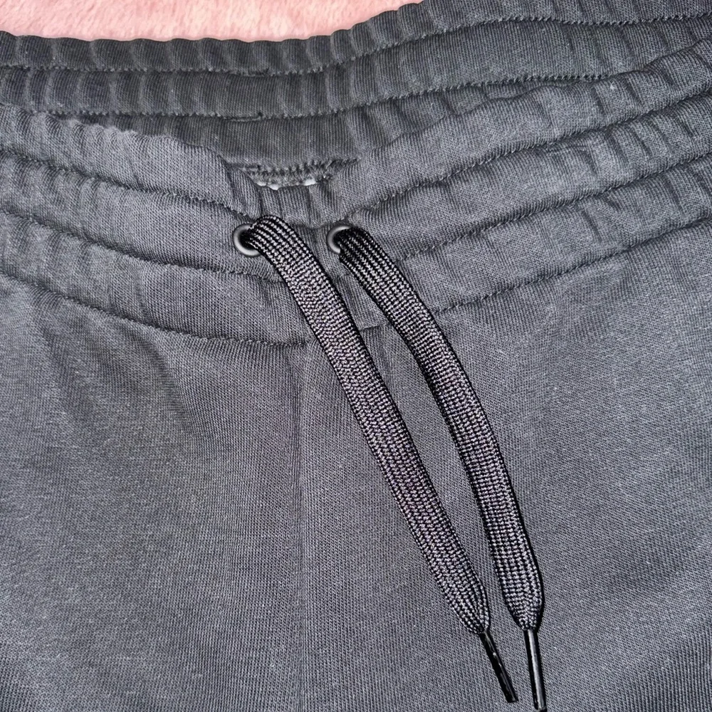 Women’s black Adidas Sweatpants with pockets, size XL_4